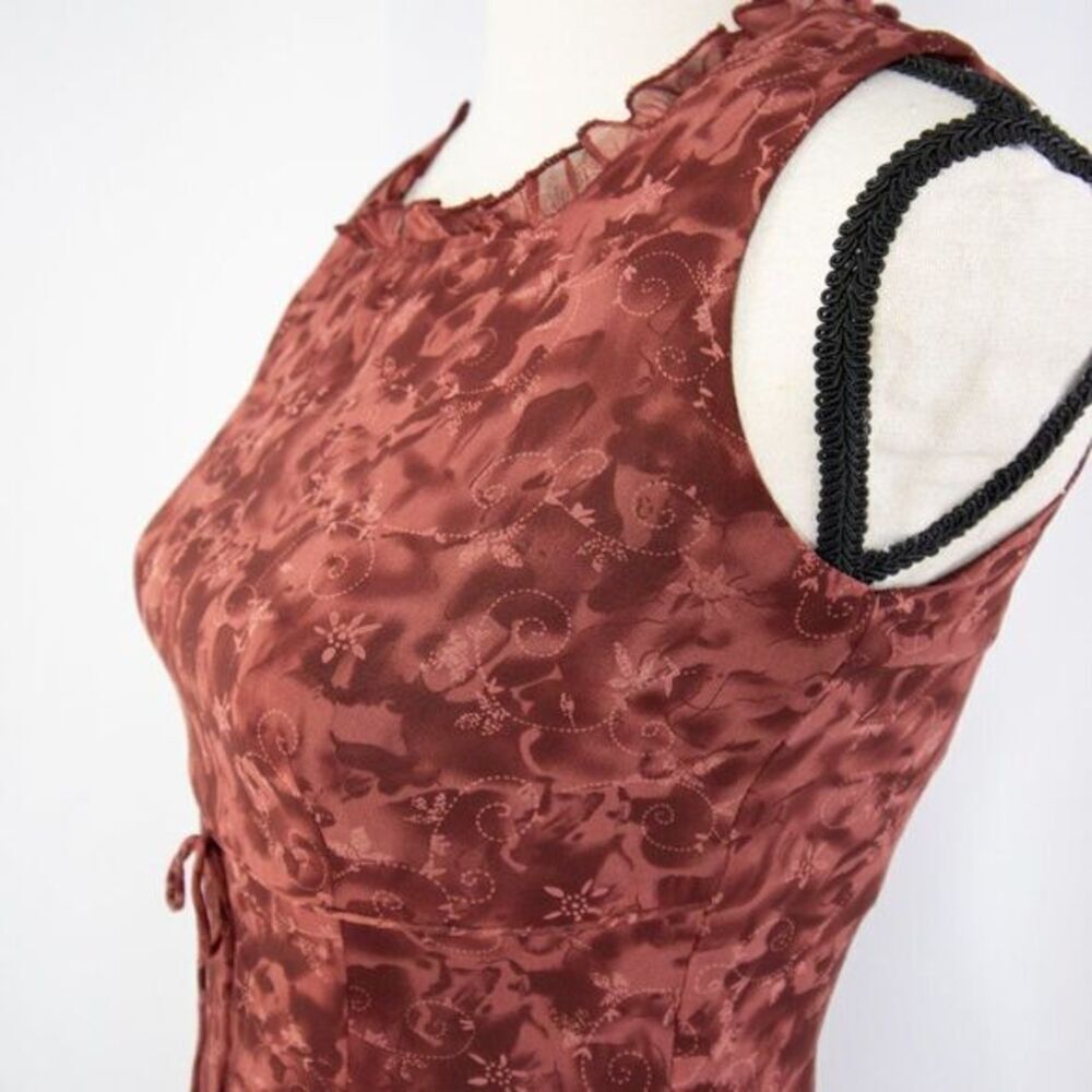 Vintage floral print sleeveless sheath dress with ruffle neck detail - Picture 9 of 16